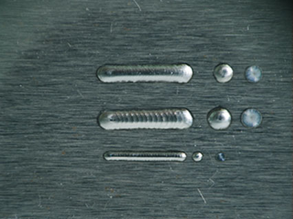 <a href='http://www.xt575.cn/product/3.htm' class='text_a'>模具激光焊機(jī)</a>修復(fù)鏡面模具效果